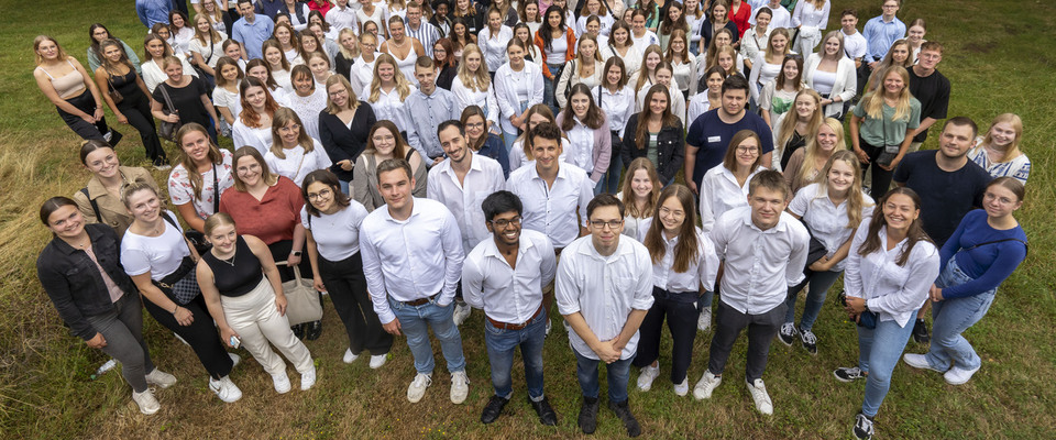 Hier wird ein Gruppenbild der Studierenden gezeigt.