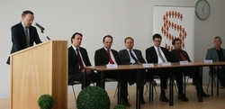 Direktor und Studiengruppenleiter Direktor und Studiengruppenleiter