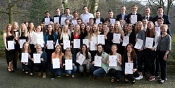 Urkundenübergabe Urkundenübergabe
